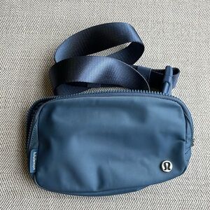 Lululemon Everywhere Belt Bag